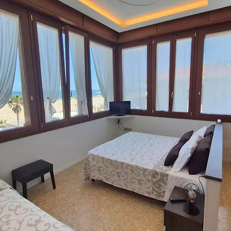 Fulgida Otel 3*
